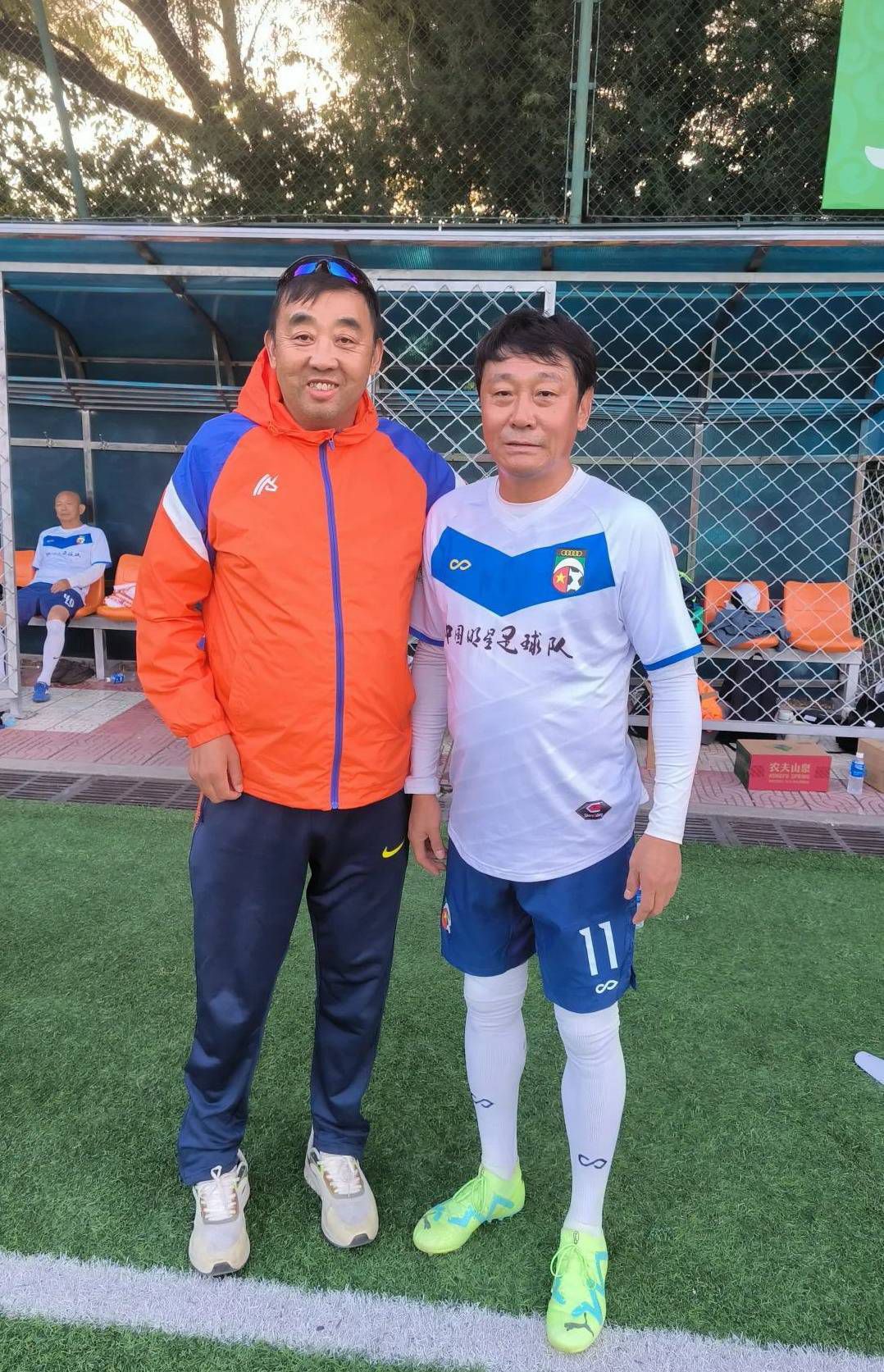记者：国米全队备战皇社，仅帕瓦尔&邓弗里斯&德弗里未参加合练据全市场国米跟队记者Ivan Cardia报道，国米今天全队备战皇社，仅帕瓦尔、邓弗里斯、德弗里未参加合练。